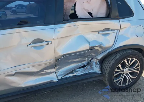 2017 Mitsubishi Outlander Sport 2.0 Es z USA, uszkodzony, nr VIN JA4AP3AU6HZ002856